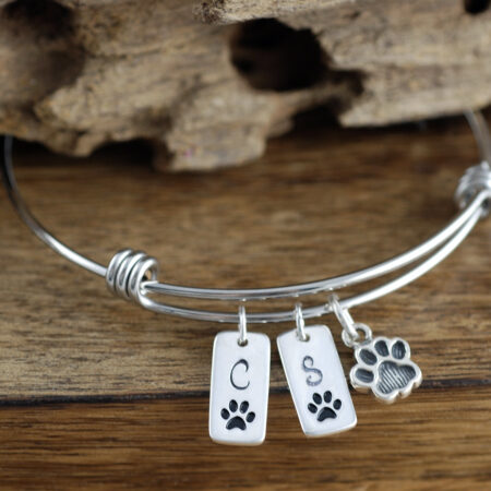 Dog Paw Jewelry, Personalized Dog Mom Bracelet, Dog Paw Bracelet, Initial Pet Jewelry, Pet name Bracelet, Gift for Dog Mom, Dog Mom Gift