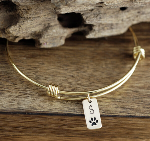 Gold Dog Paw Bracelet, Personalized Dog Mom Bracelet, Dog Paw Bracelet, Initial Pet Jewelry, Pet name Bracelet, Dog Mom Gift